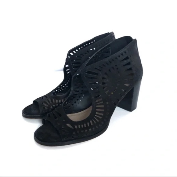 Vince Camuto Lavinnia Eyelet Cut Out Booties Spring Summer - Picture 1 of 8